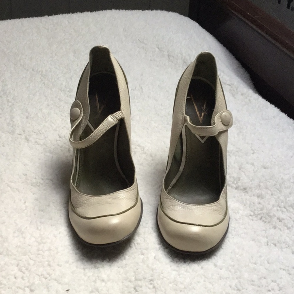 Vince camuto pumps